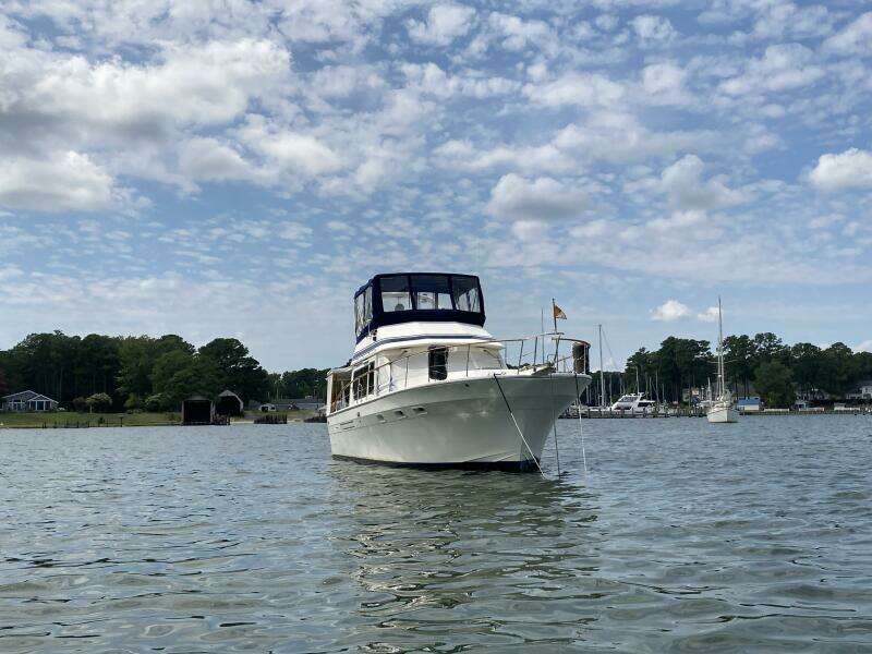 40' Kha Shing starboard forward profile2