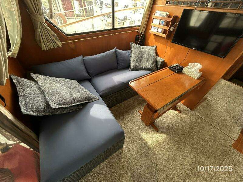 40' Kha Shing salon port seating