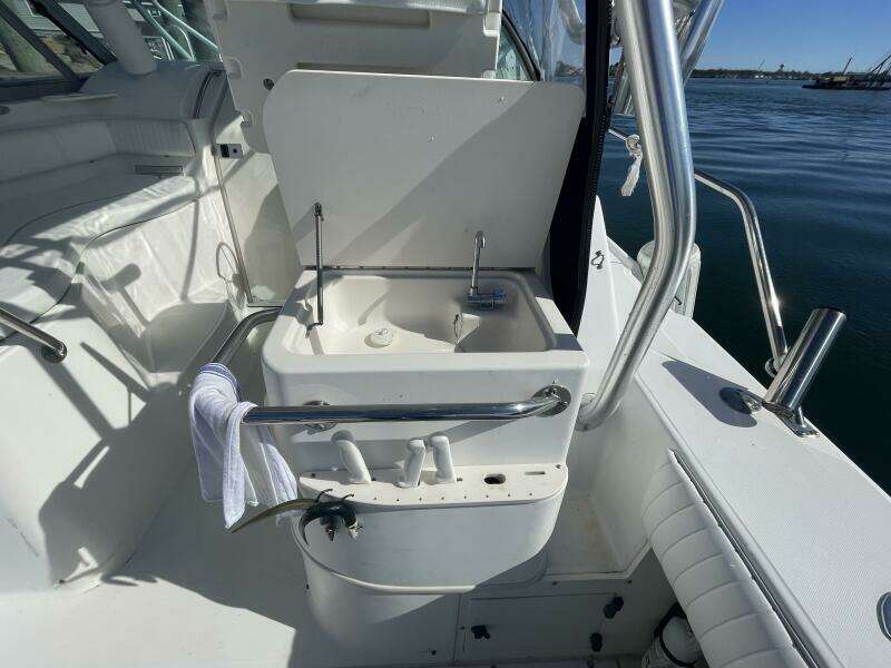 2001 Boston Whaler 285 Conquest
