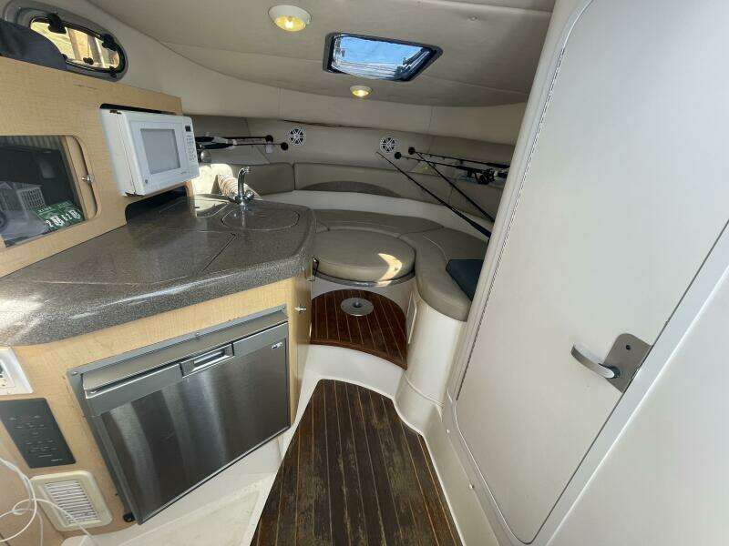 2001 Boston Whaler 285 Conquest