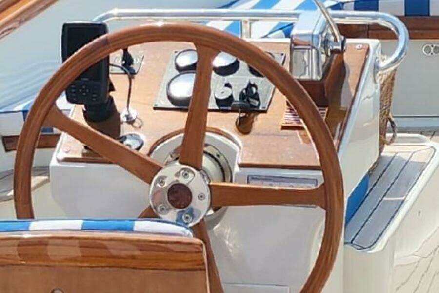 2007 Custom Flanders Bay 27