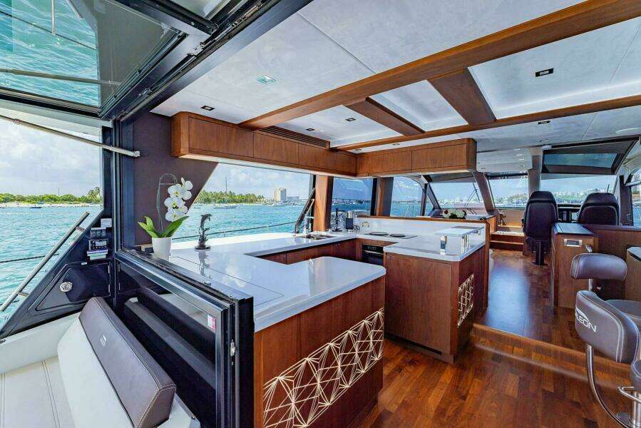 2019 Galeon 640 FLY
