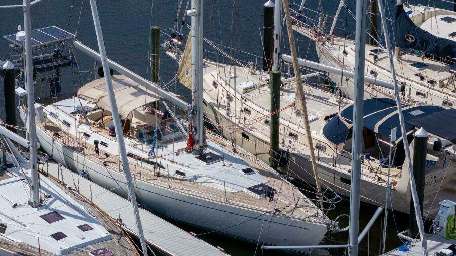 1991 Oyster Lightwave 48