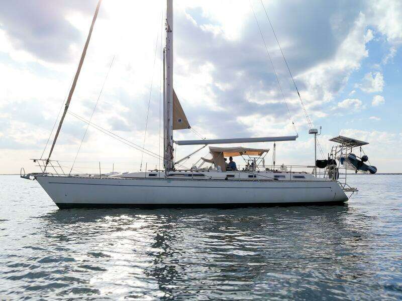 1991 Oyster Lightwave 48