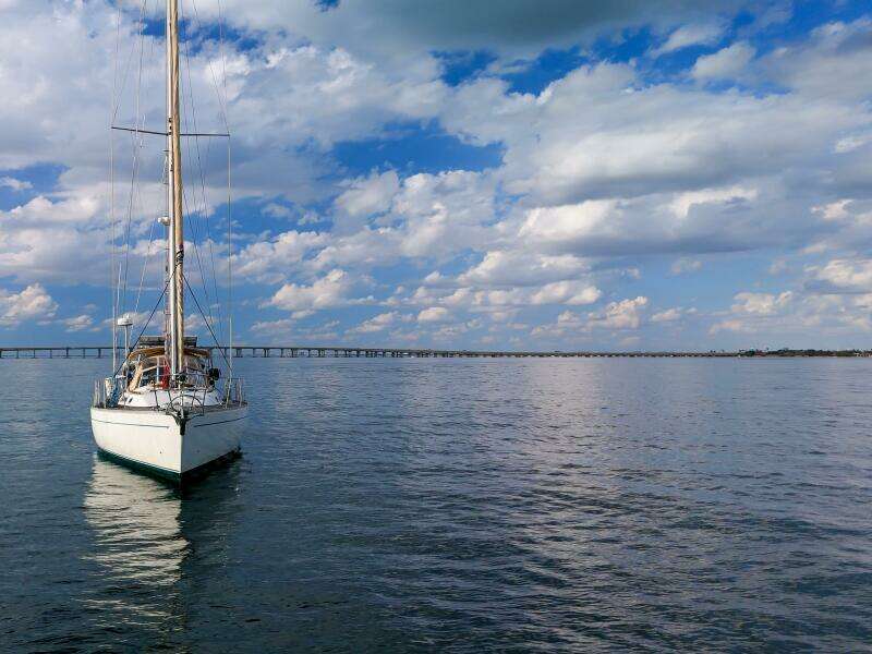 1991 Oyster Lightwave 48