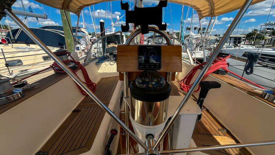 1991 Oyster Lightwave 48