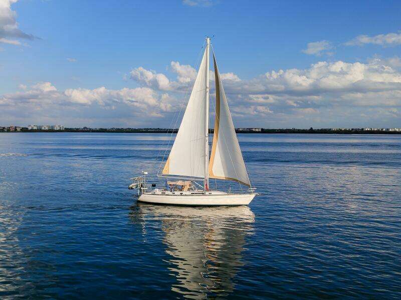 1991 Oyster Lightwave 48