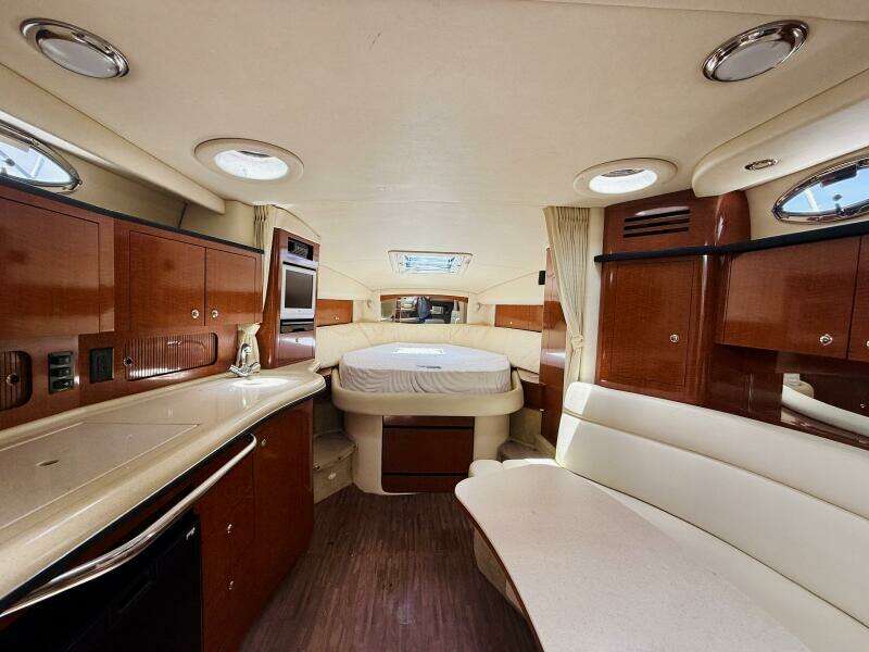 2004 Sea Ray 320 Sundancer