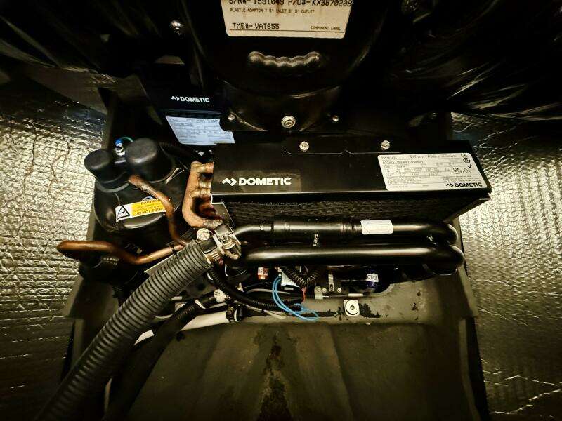 2004 Sea Ray 320 Sundancer