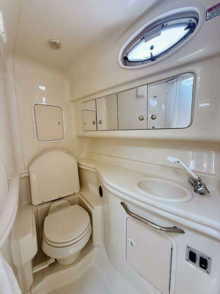 2004 Sea Ray 320 Sundancer