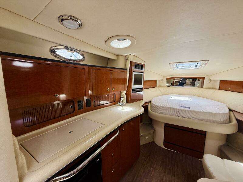 2004 Sea Ray 320 Sundancer