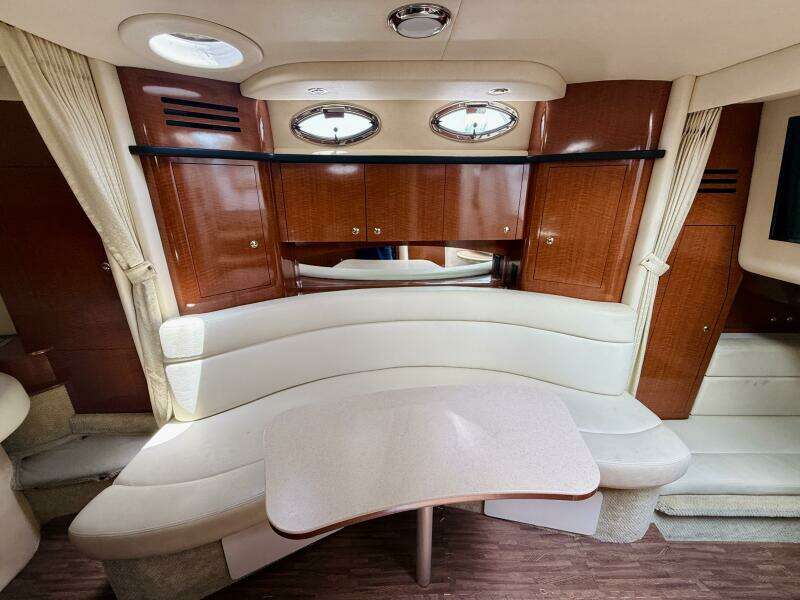 2004 Sea Ray 320 Sundancer