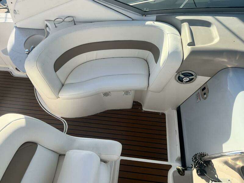 2005 Sea Ray 320 Sundancer