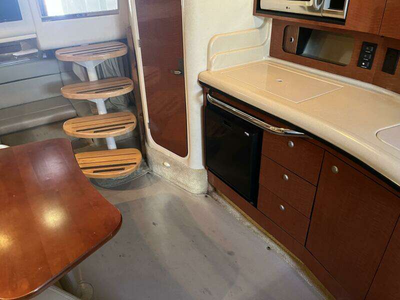 2005 Sea Ray 320 Sundancer