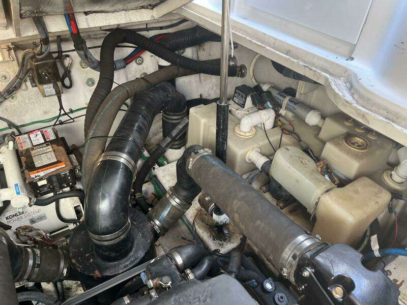 2005 Sea Ray 320 Sundancer