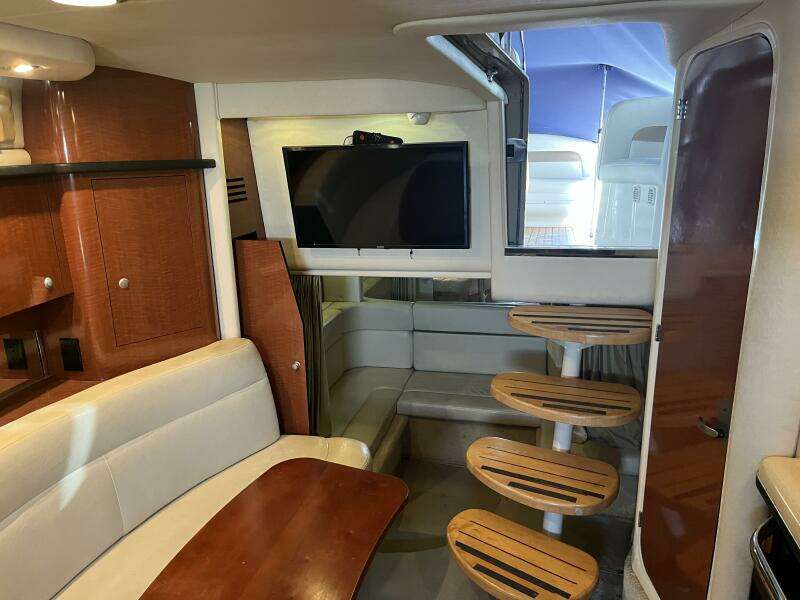 2005 Sea Ray 320 Sundancer