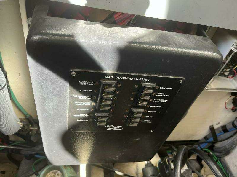 2005 Sea Ray 320 Sundancer