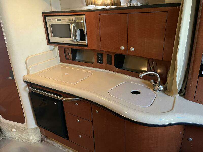 2005 Sea Ray 320 Sundancer