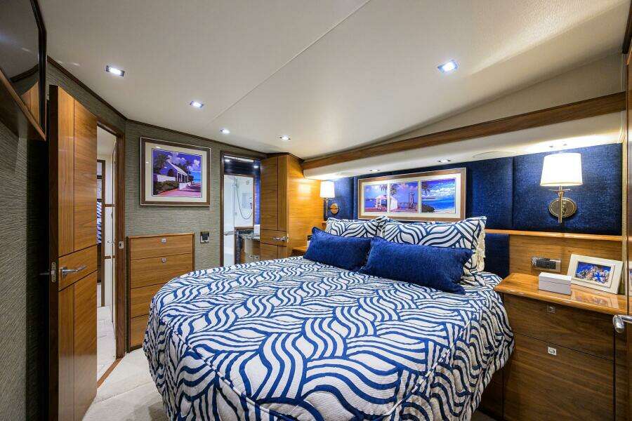 2023 Viking 64 Convertible - Stateroom