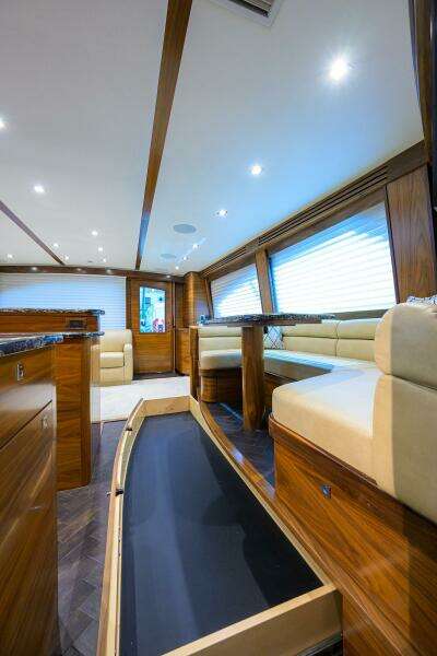 2023 Viking 64 Convertible - Dinette