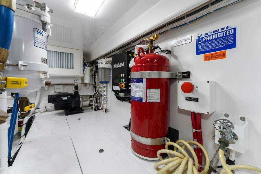 2021 Viking 54 Convertible HAMMERHEADS Engine Room