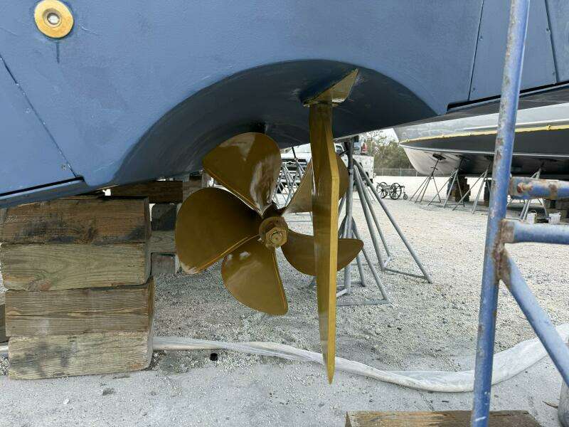 2021 Viking 54 Convertible- HAMMERHEADS- Prop