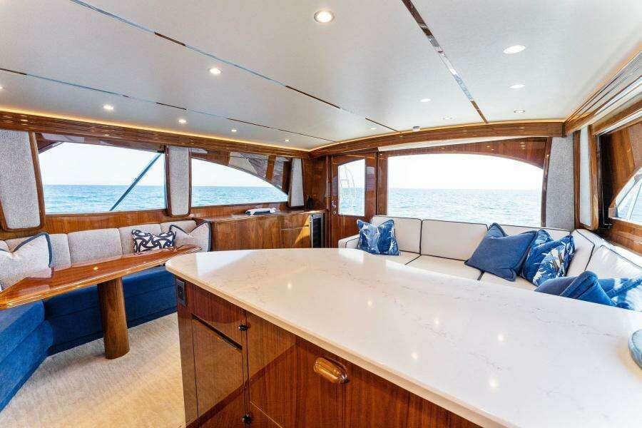 2021 Viking 54 Convertible HAMMERHEADS Salon
