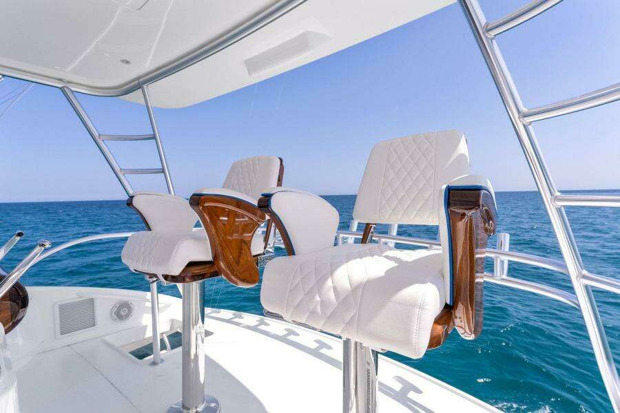 2021 Viking 54 Convertible HAMMERHEADS Helm