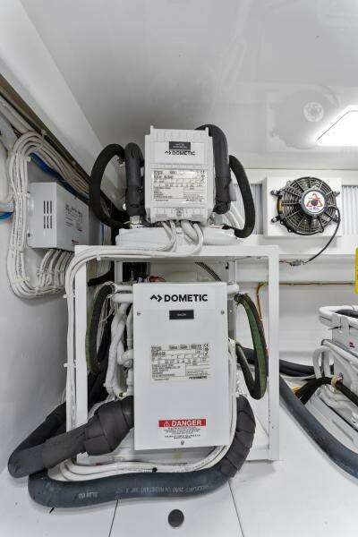 2021 Viking 54 Convertible HAMMERHEADS Engine Room
