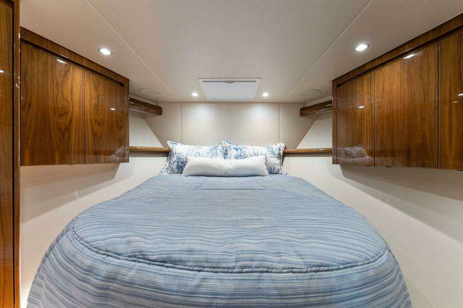 2021 Viking 54 Convertible HAMMERHEADS Stateroom
