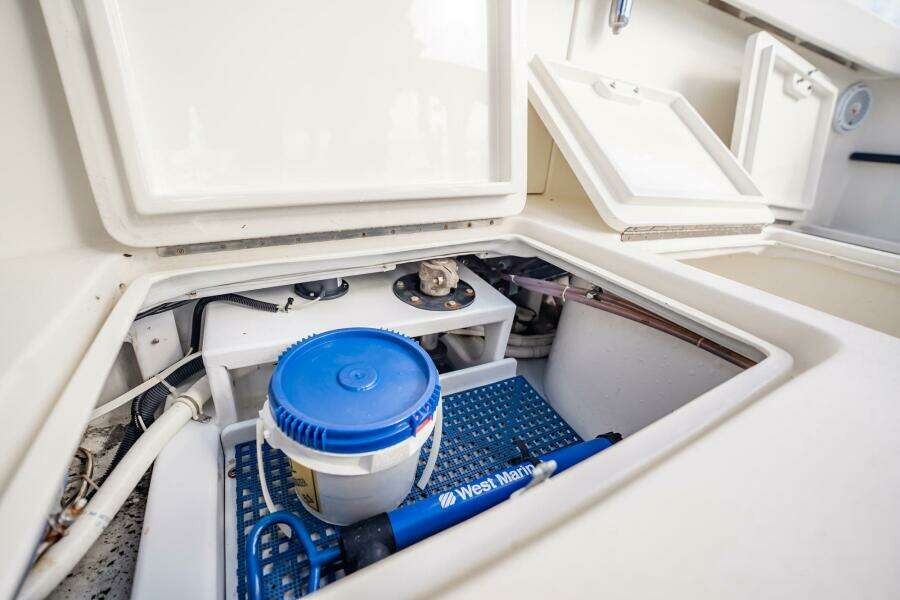 2003 Gamefisherman 34 Express