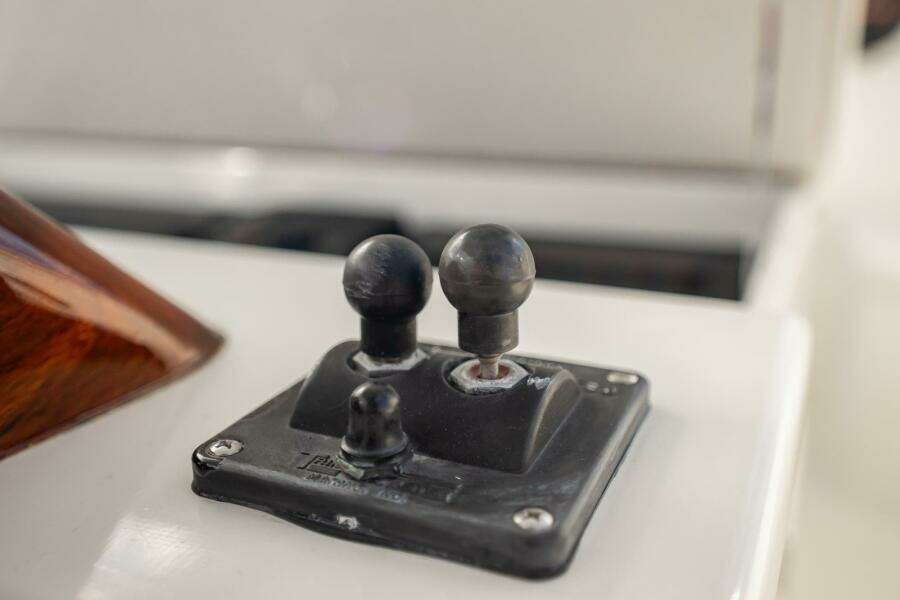 2003 Gamefisherman 34 Express