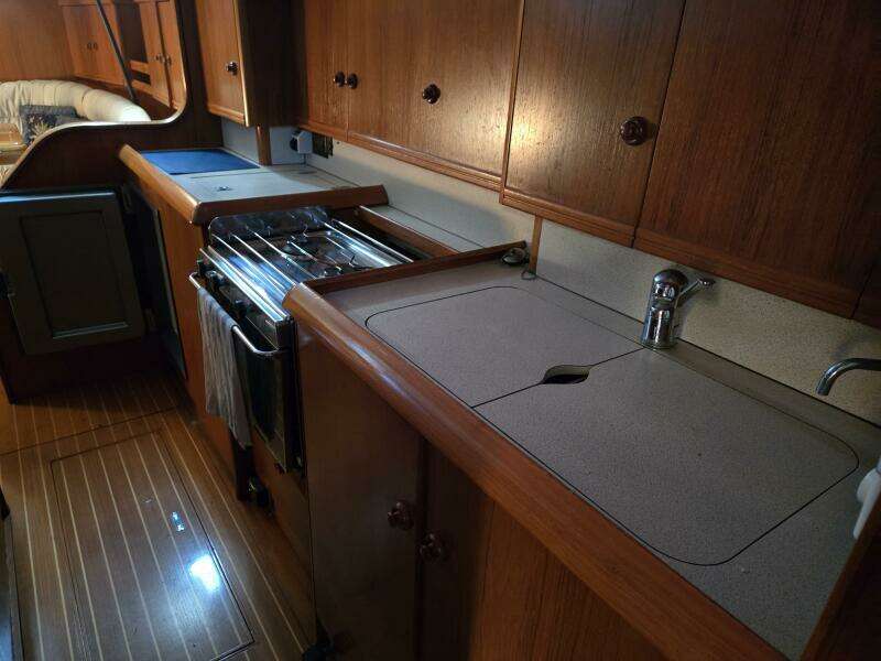 1998 Jeanneau Sun Odyssey 42 Atlantic Cruiser