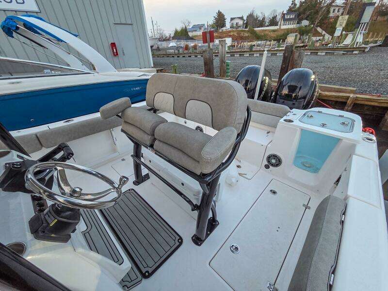 2023 Sea Fox 268 Commander