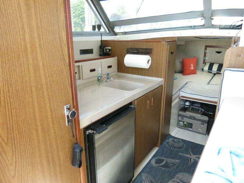 1978 Bertram 28 Flybridge Cruiser