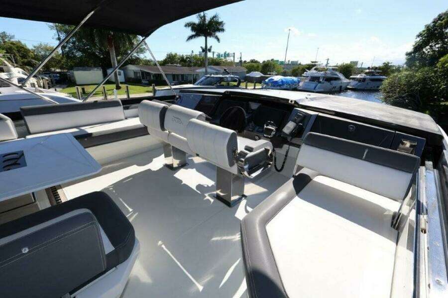 2019 Galeon 650 Sky