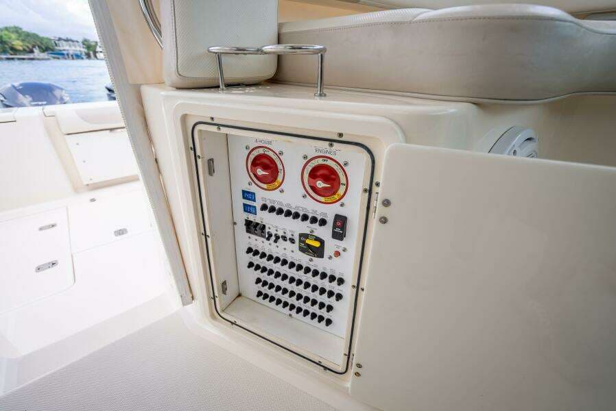 2011 Pursuit S345 Offshore