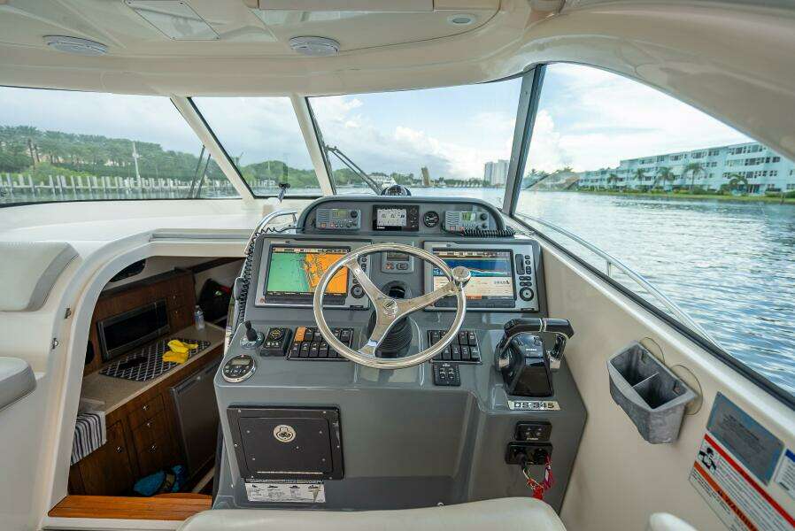 2011 Pursuit S345 Offshore