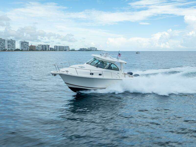 2011 Pursuit S345 Offshore