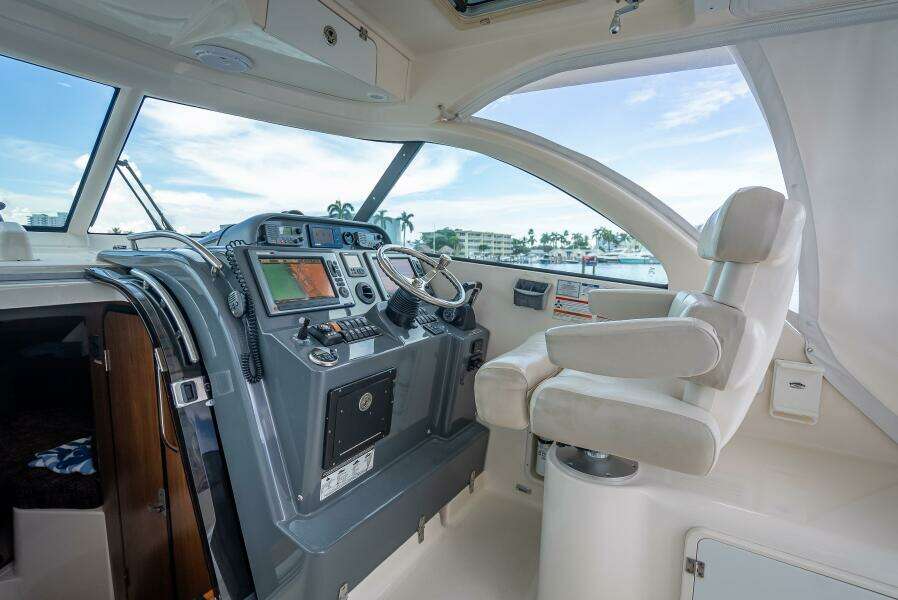 2011 Pursuit S345 Offshore
