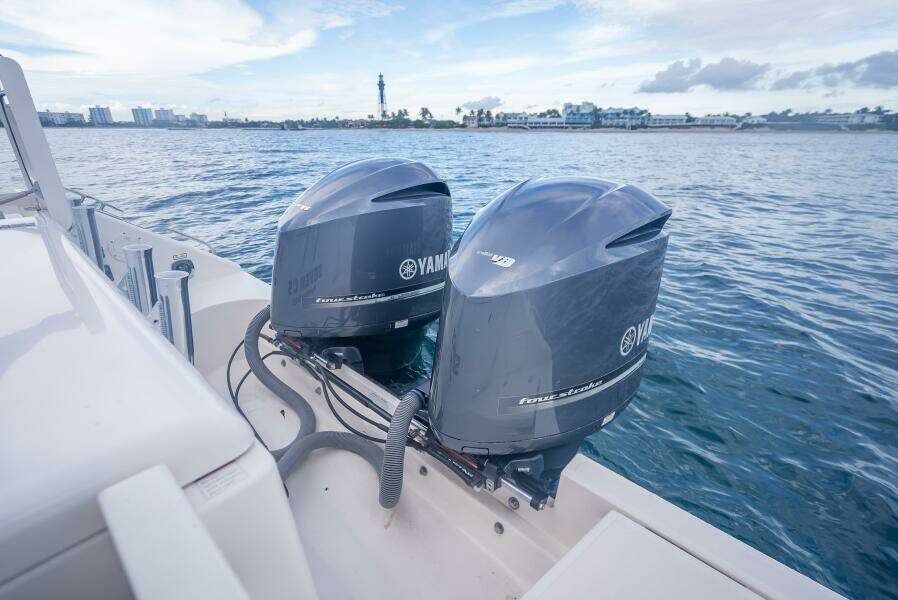 2011 Pursuit S345 Offshore