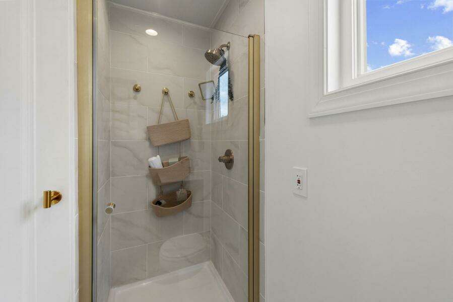 2026 Custom Hanks 26 Houseboat