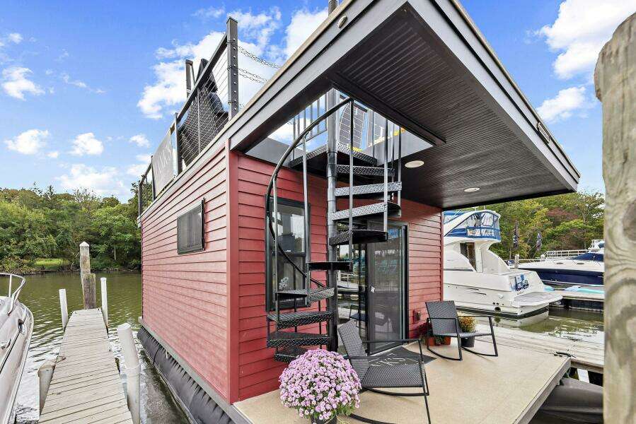 2026 Custom Hanks 26 Houseboat
