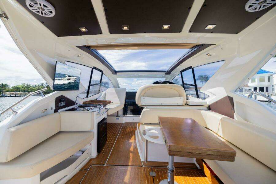 2014 Cranchi M 44 HT