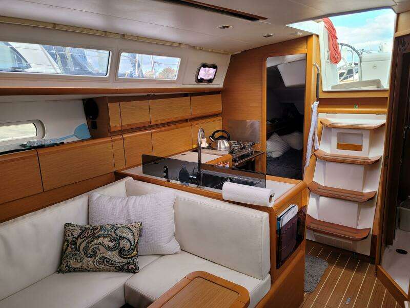 2014 Jeanneau 379