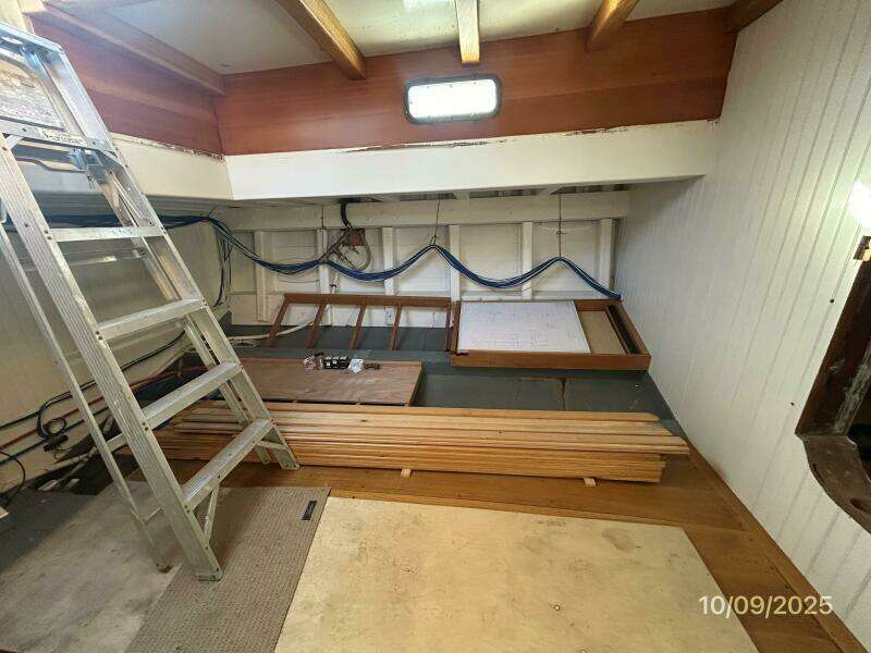 Choptank amidships cabin port