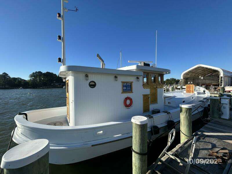 Choptank pilothouse starboard aft