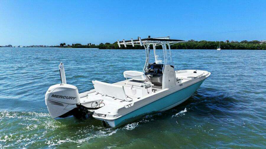 2016 Boston Whaler 210 Dauntless