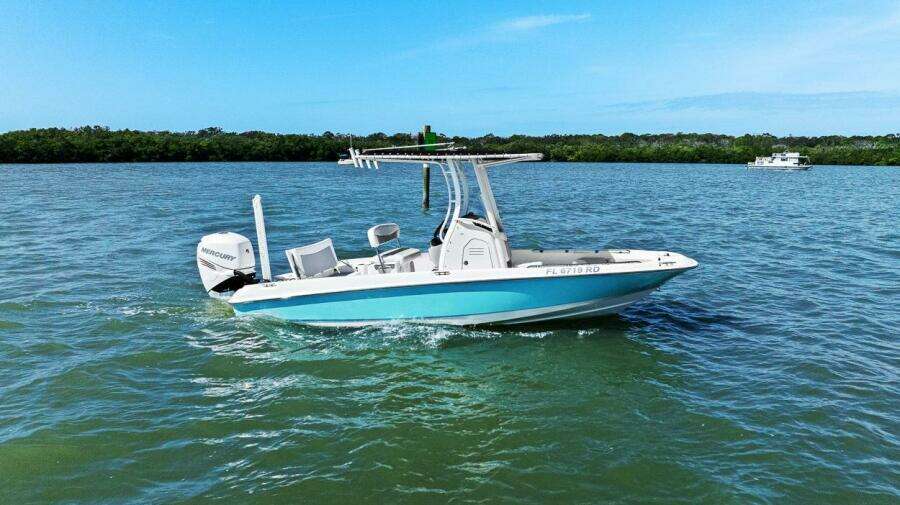 2016 Boston Whaler 210 Dauntless