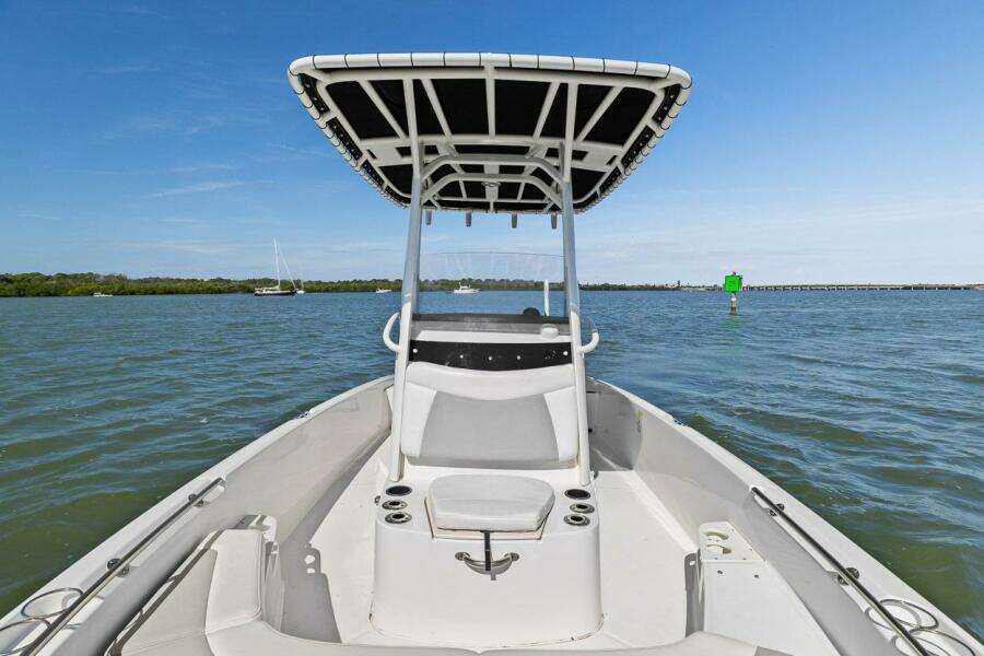 2016 Boston Whaler 210 Dauntless